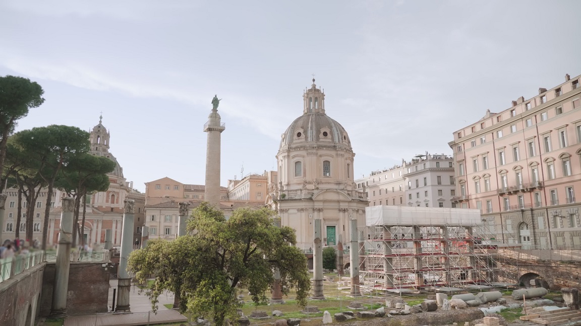Chiesa del Santissimo Nome di Maria con grande cupola a Roma