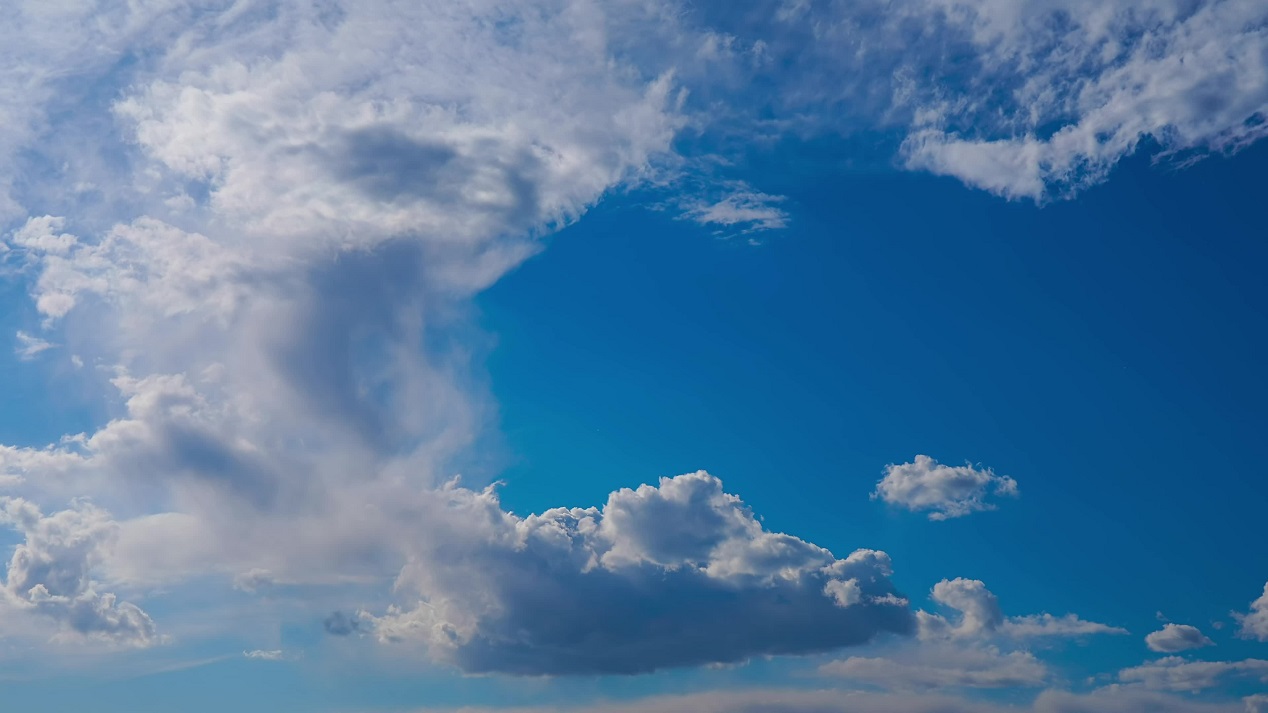 Timelapse del cielo azzurro