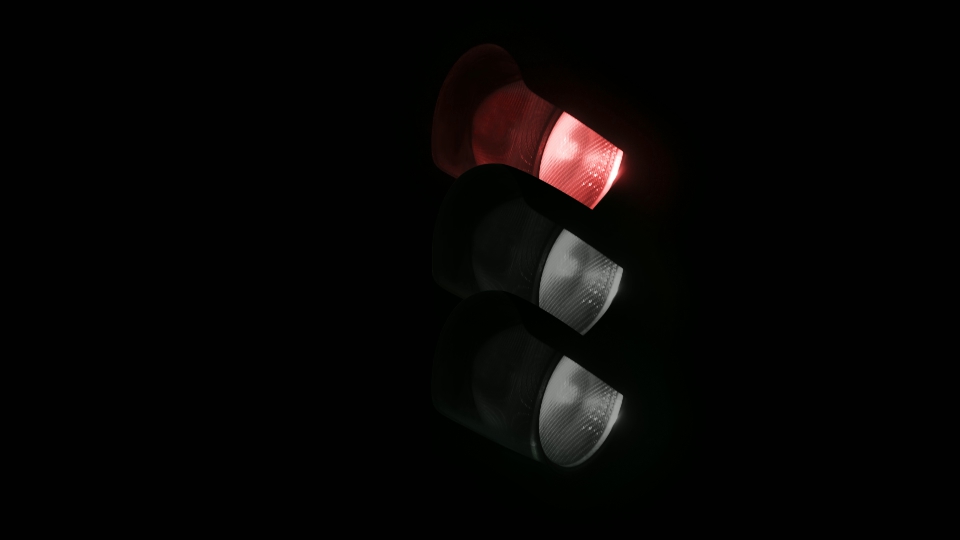 Semaforo cambia colori di notte