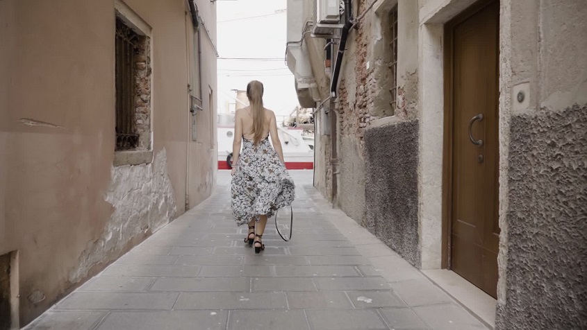 Elegante Passeggiata a Venezia