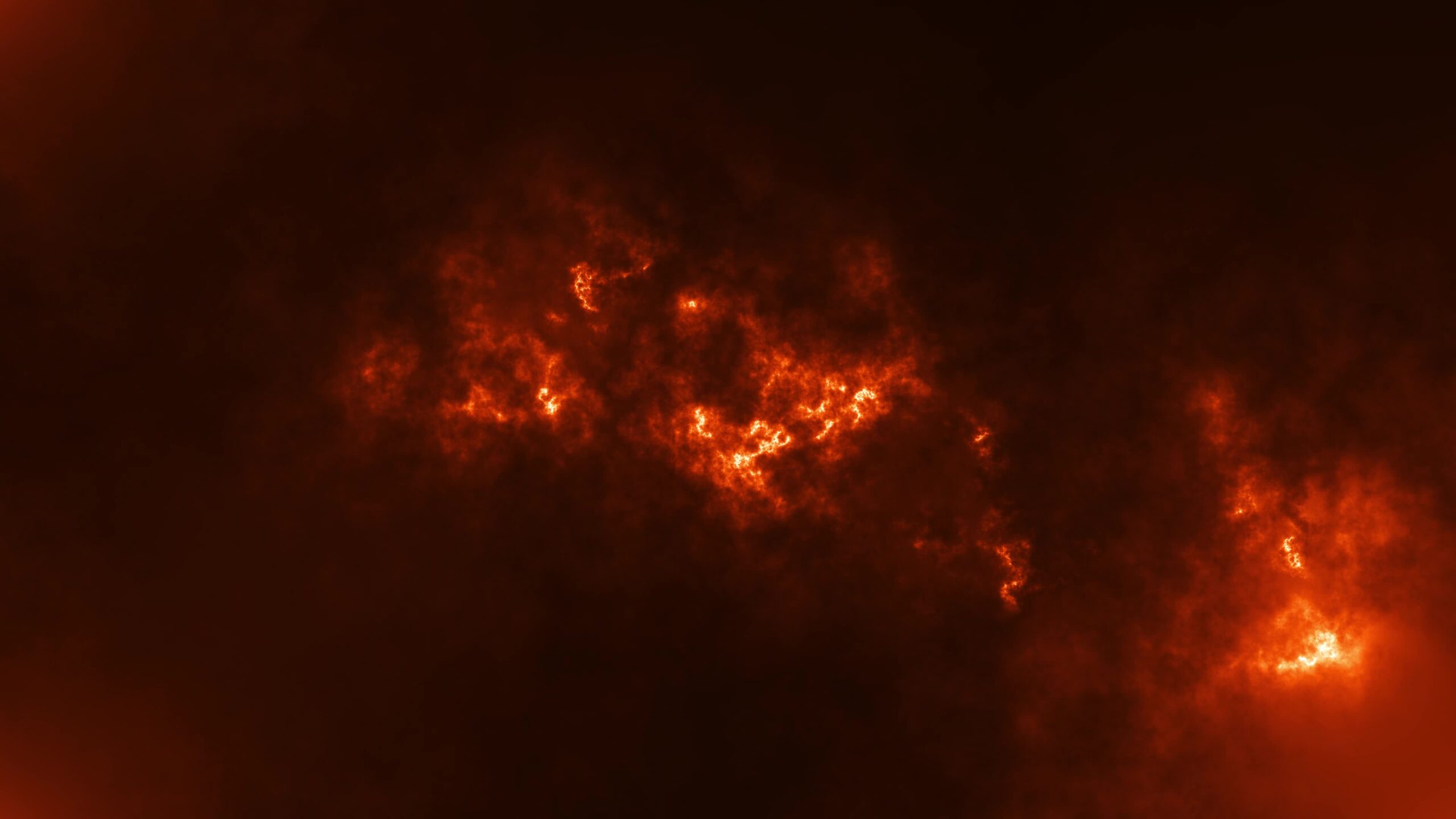Nubi scure bruciano nell’oscurità