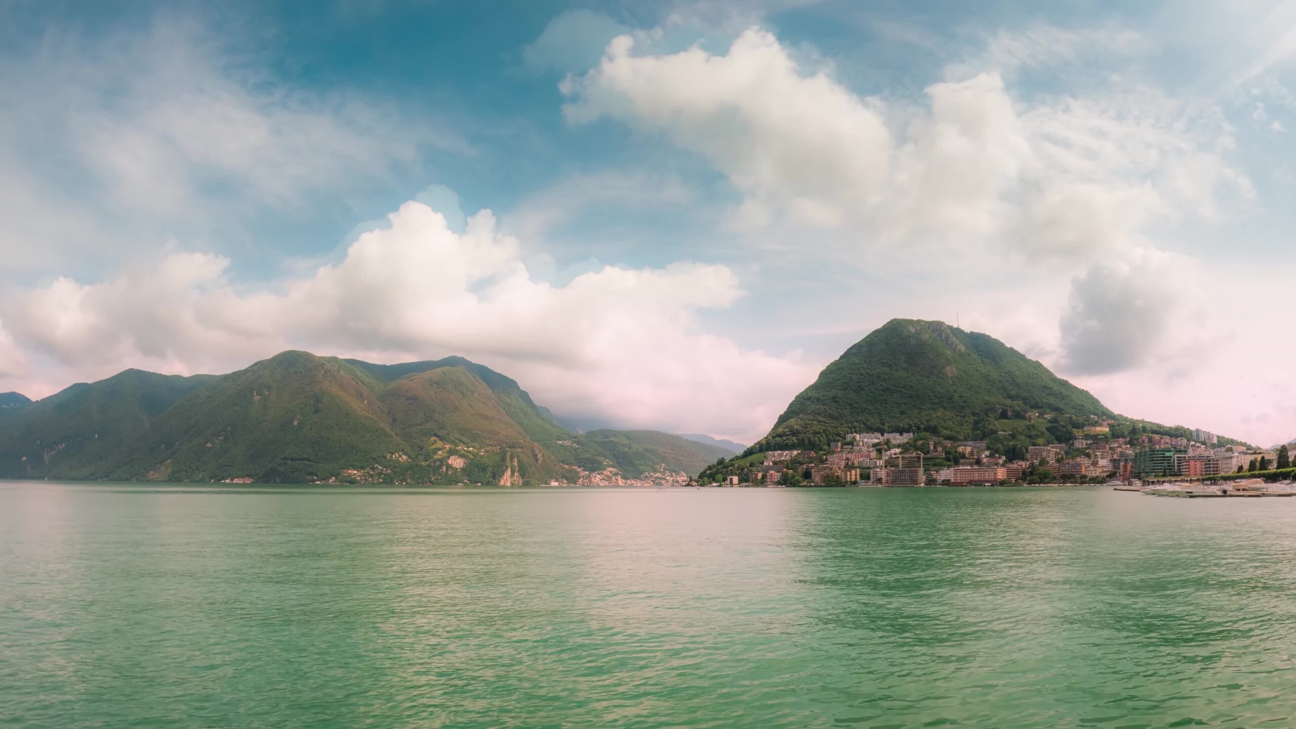 Timelapse a Lugano – Lago e Montagne verdi in estate