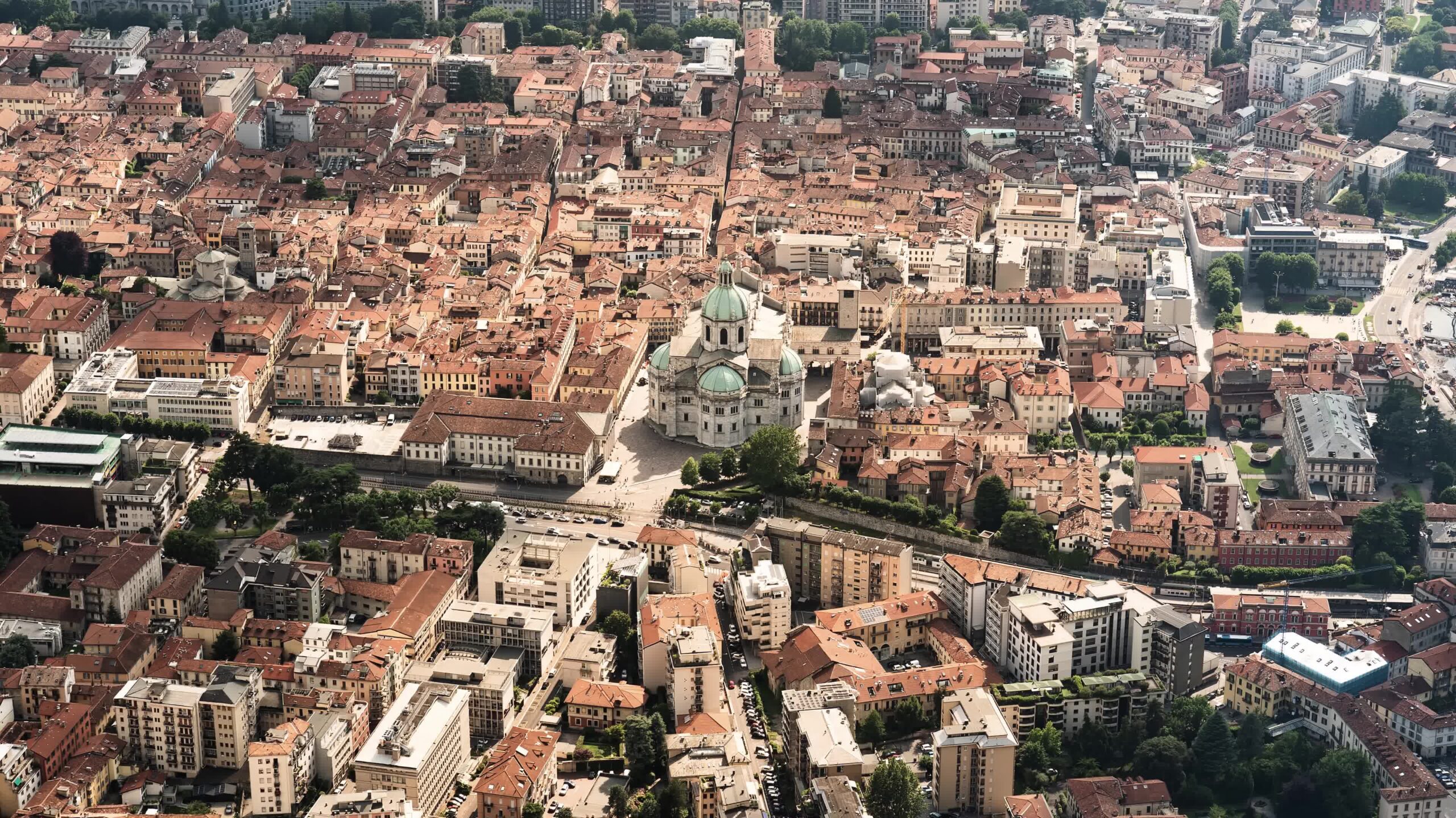 Timelapse of the city of Como from above