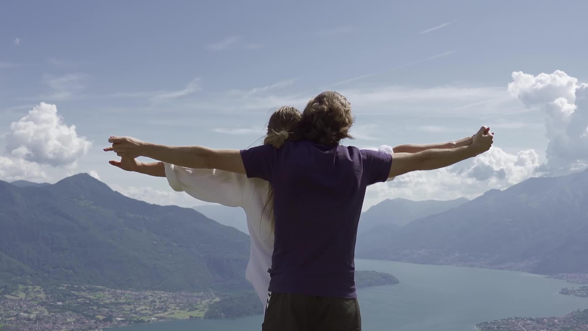 Love and Nature: Titanic-Inspired Embrace
