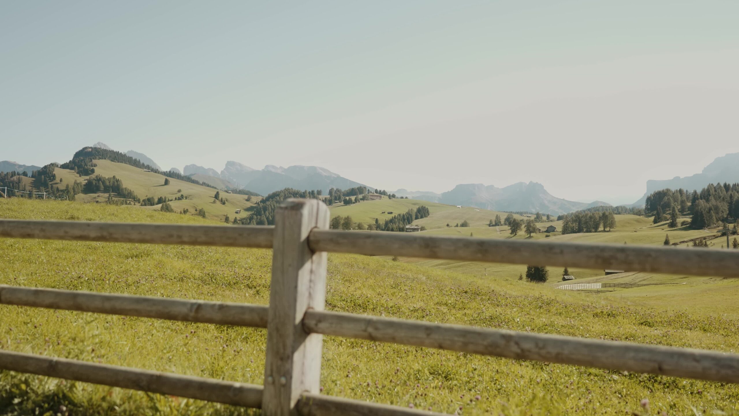 Le Alpi di Siusi –  Un Paradiso Incantato tra le Montagne