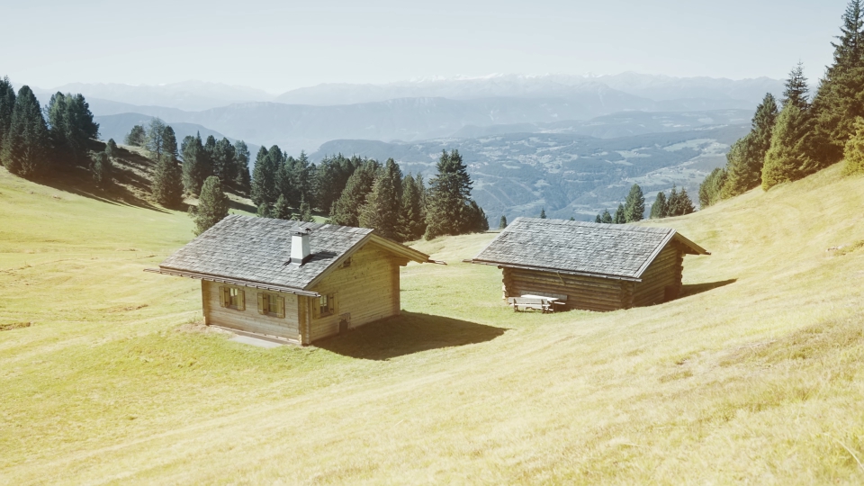 Wooden Houses in the Mountains: A Harmonious Symphony of Architecture and Nature