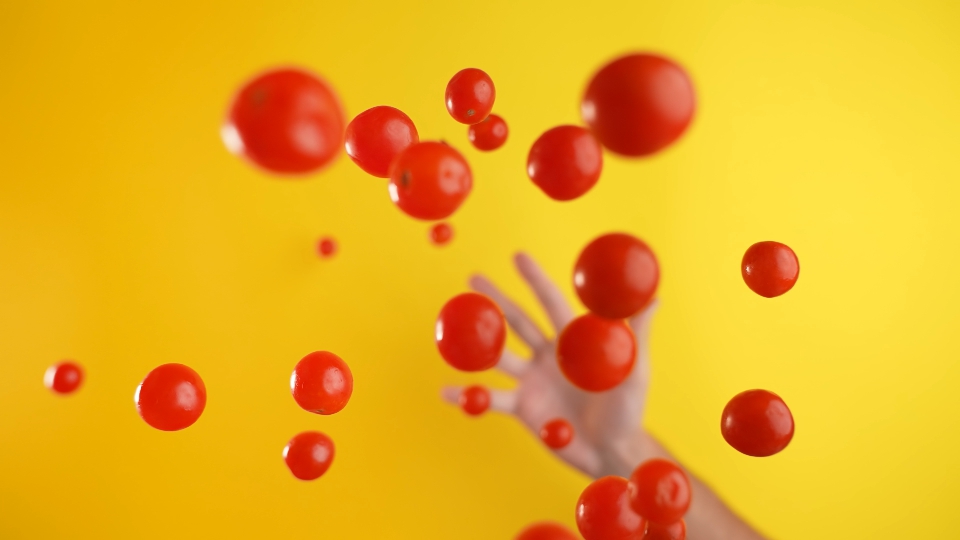 Tomatoes thrown from the hand