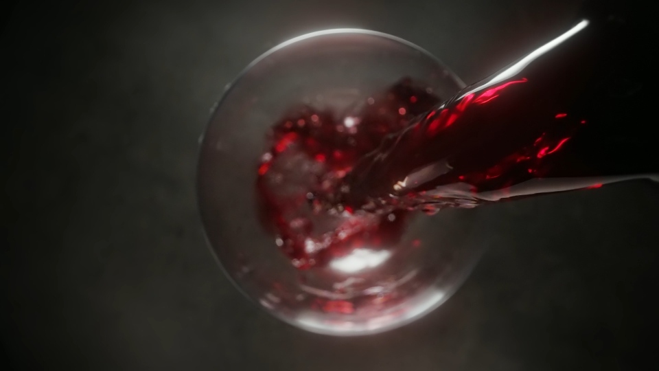 Versamento Lento di Vino Rosso
