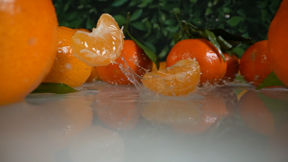 Fette di Clementine in Super Slow Motion
