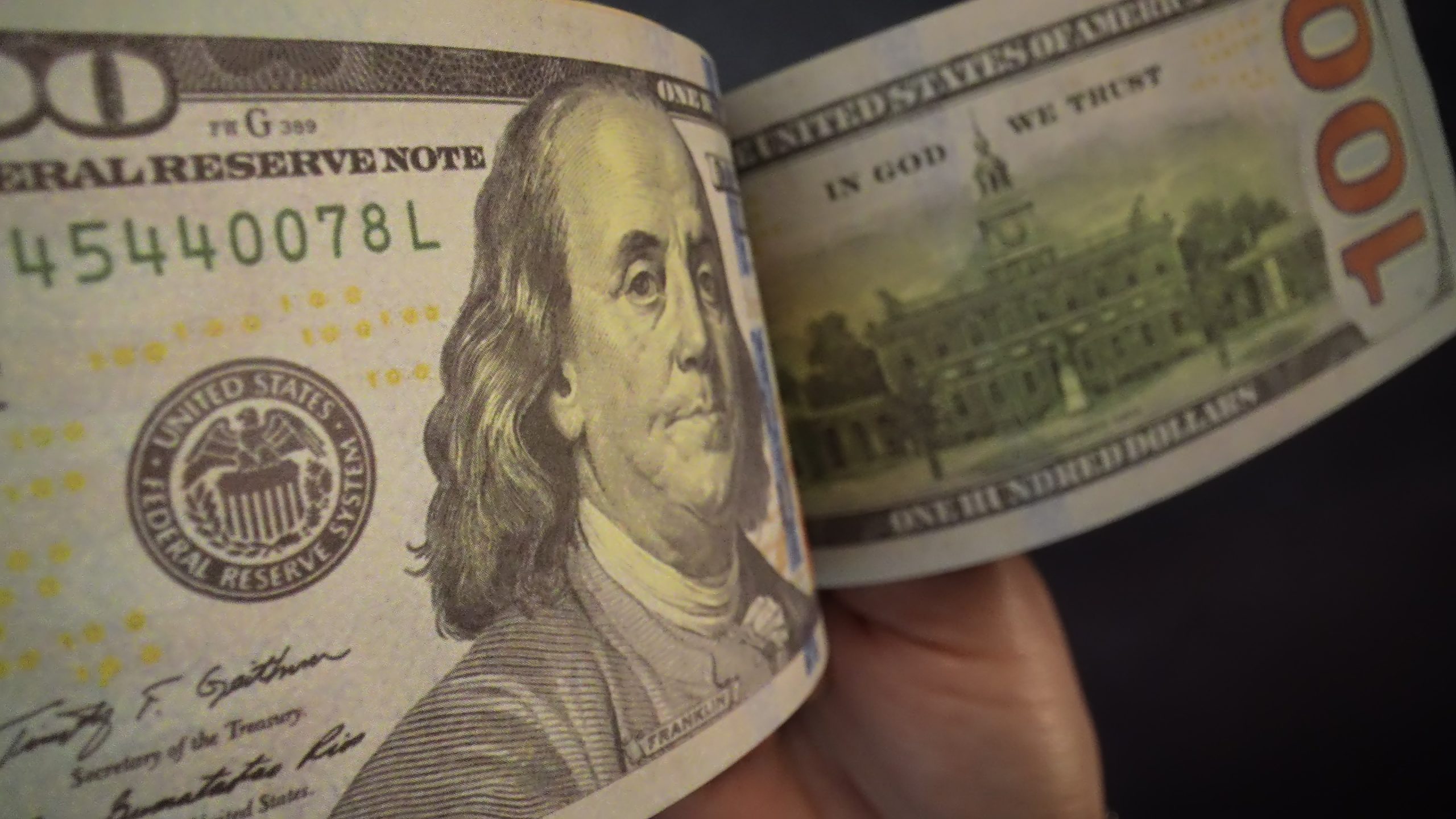 Counting US dollars