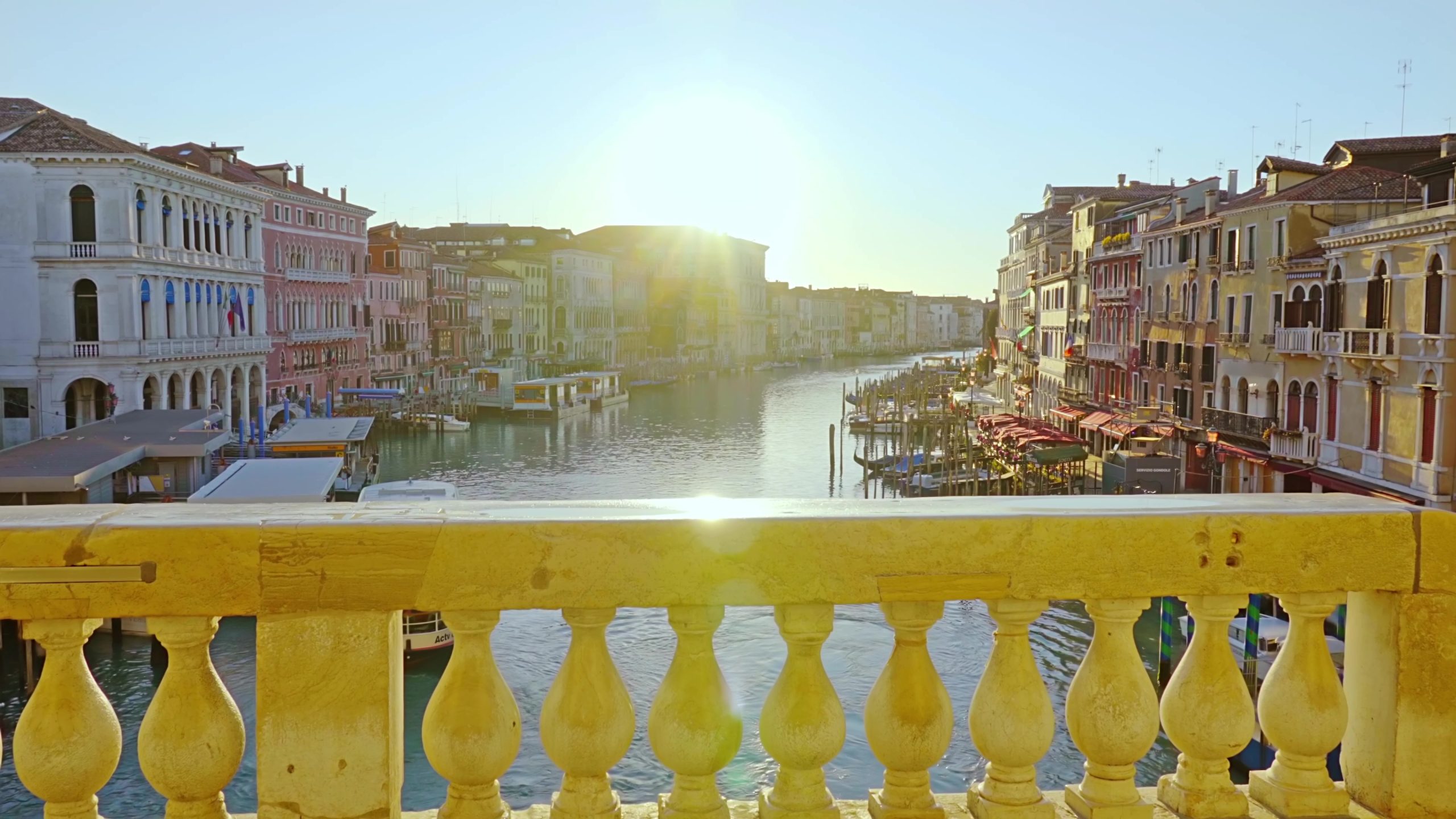 Terrazza Vuota del Ponte di Rialto in Quarantena