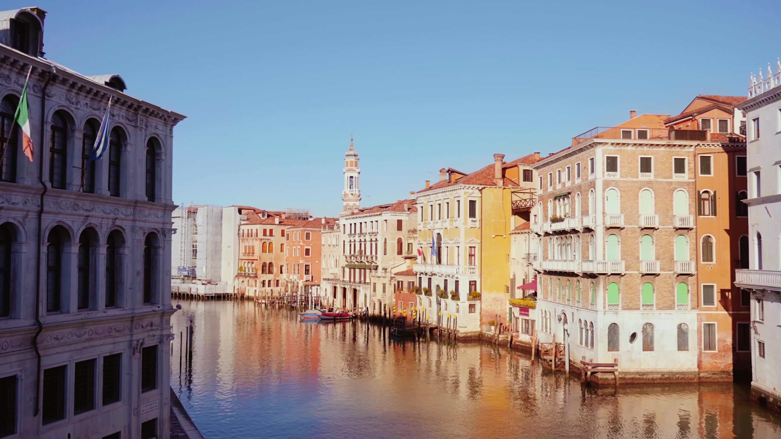 Empty terrace on the Rialto Bridge