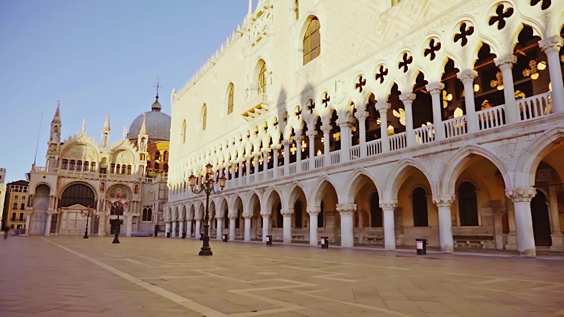 Movement along the wonderful Doge’s Palace with arched passage near the Basilica